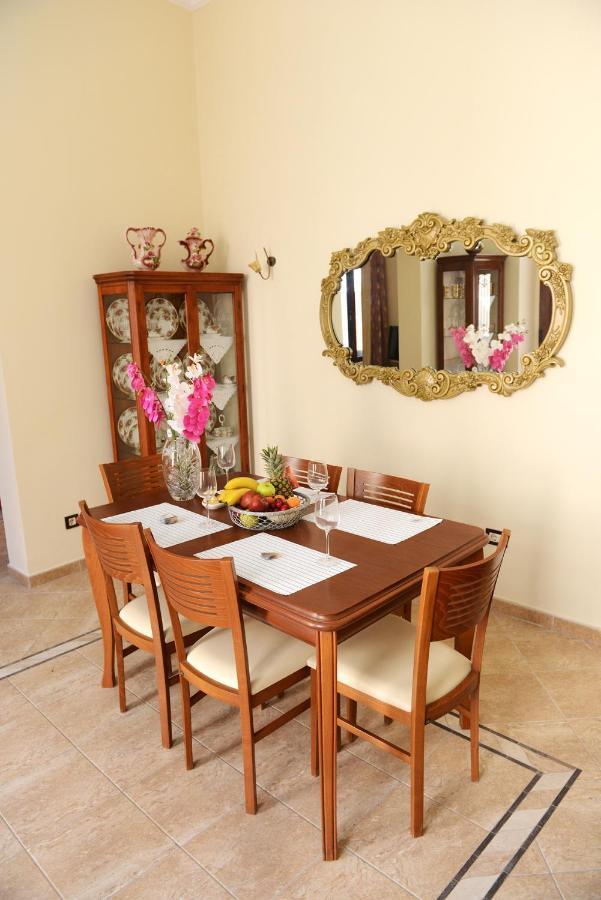 Classical Archontiko D&m Villa *
