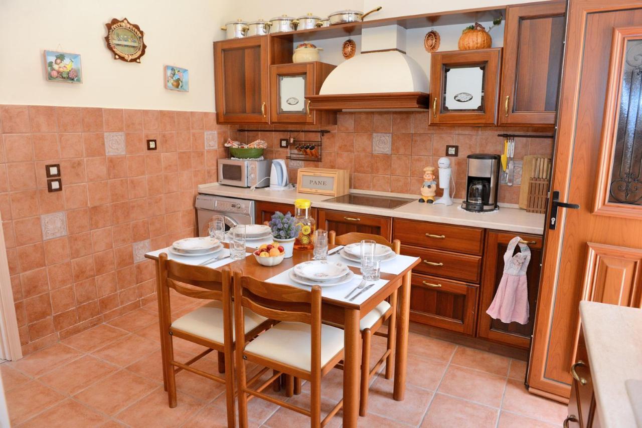 Classical Archontiko D&m Villa *